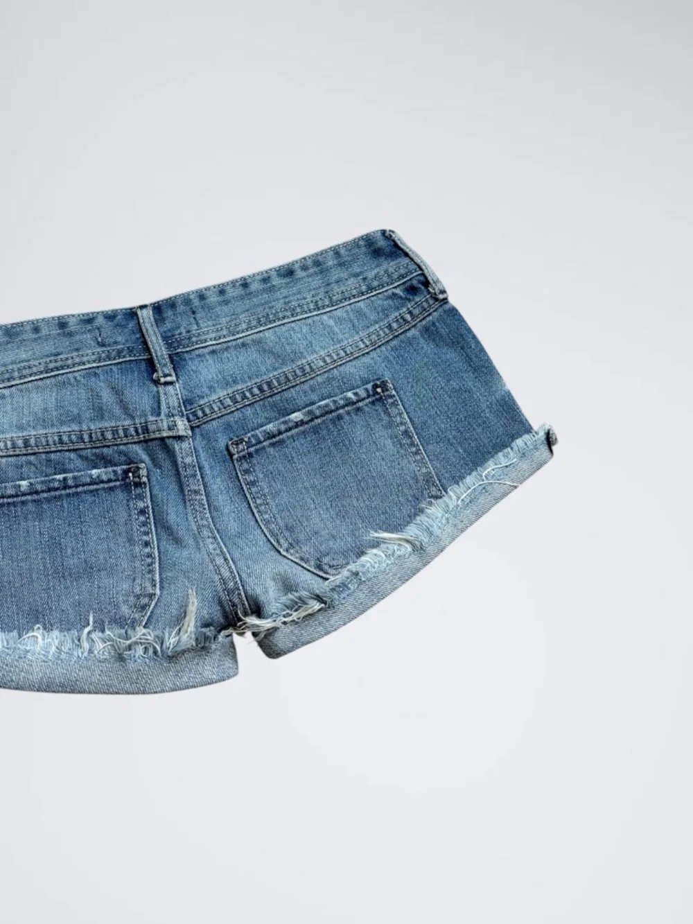 Hollister size w24